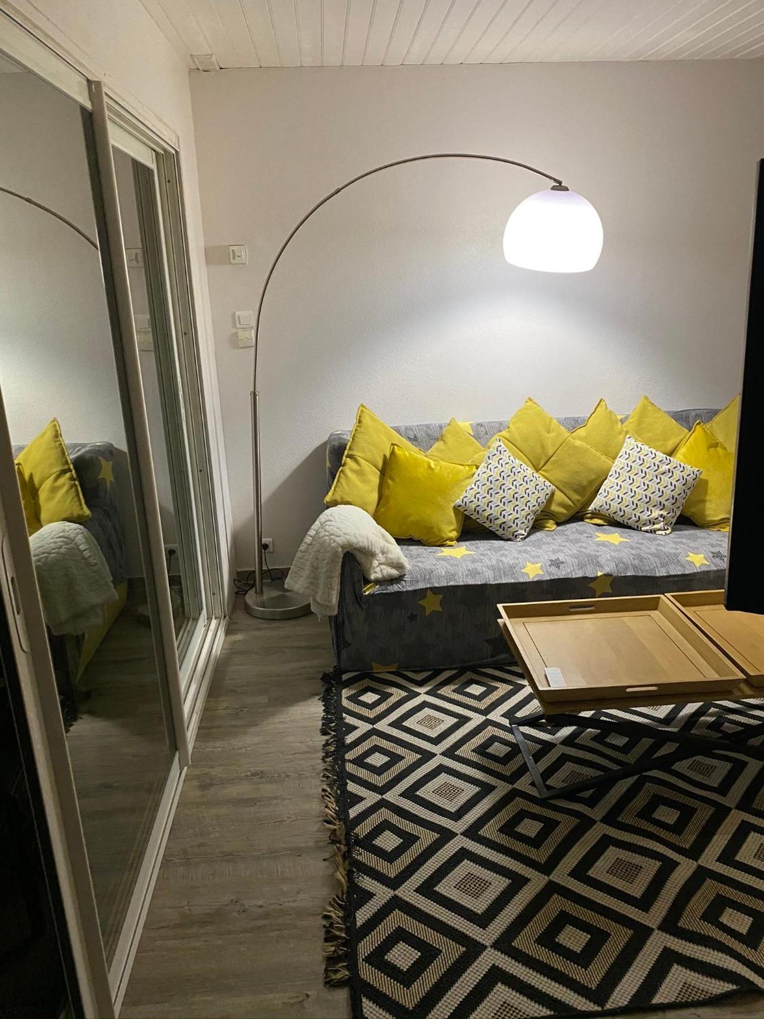 Appartement à *